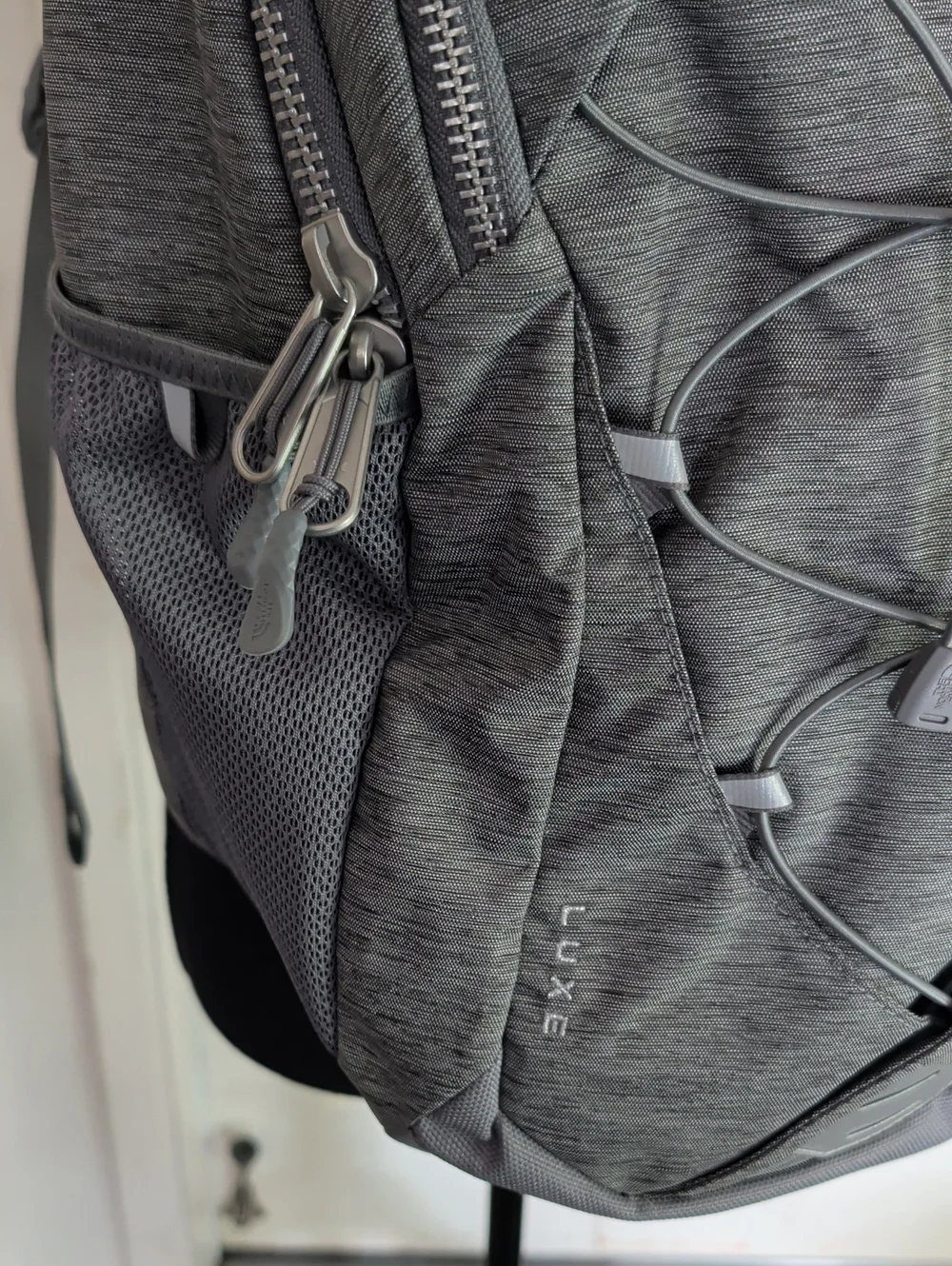 THE NORTH FACE WOMEN'S LUXE BACKPACK GRAY